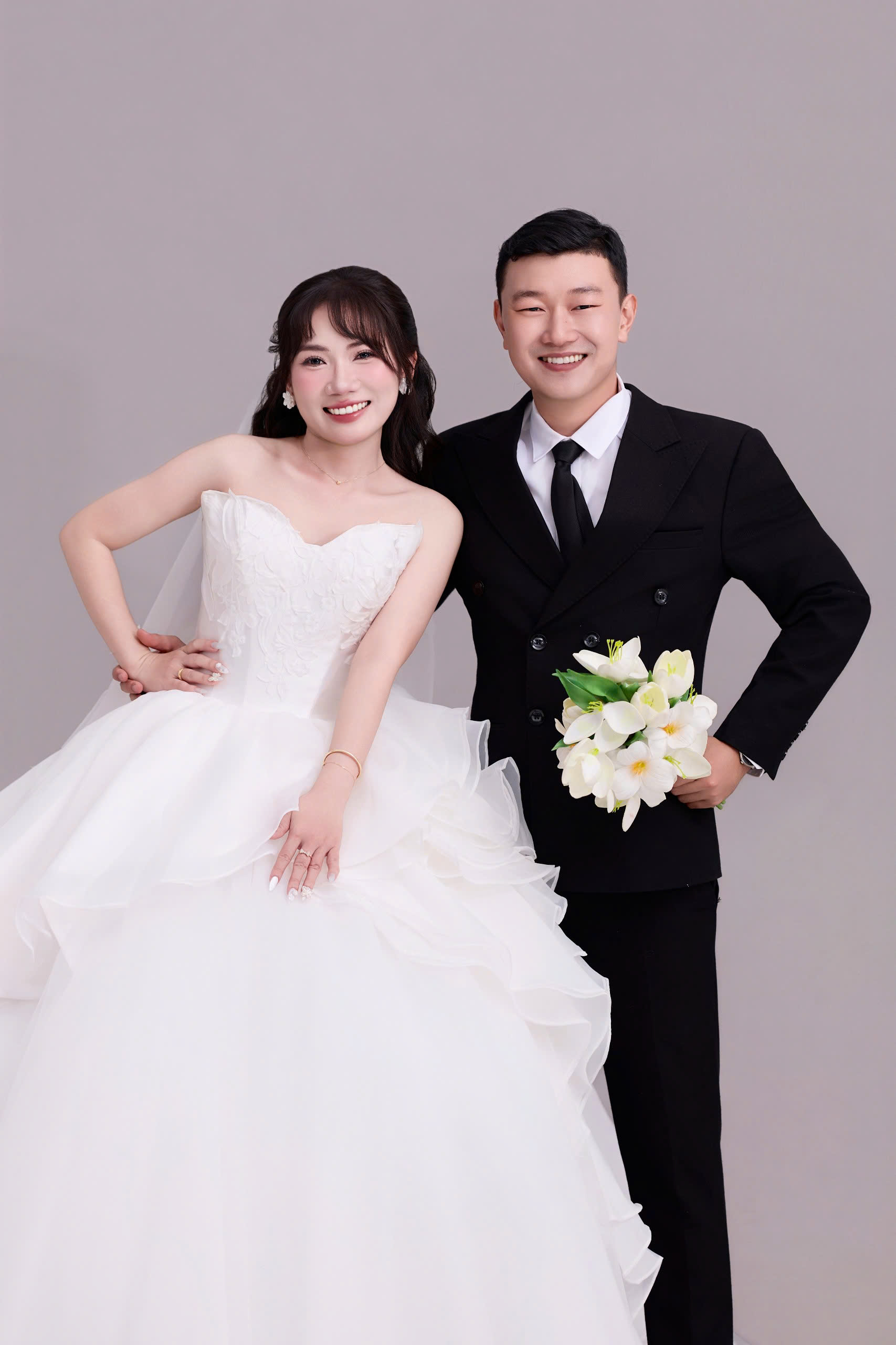 Pre-Wedding Phông Xám