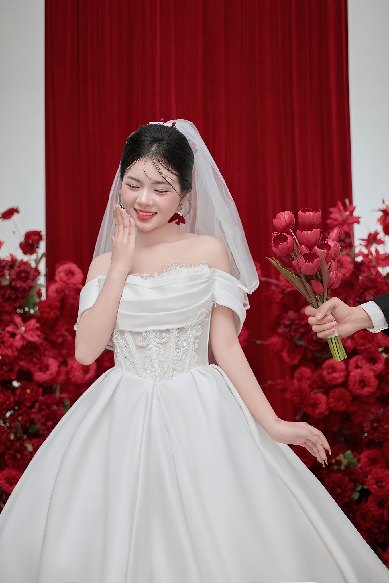 Pre - Wedding Concept Hoa Hồng Đỏ