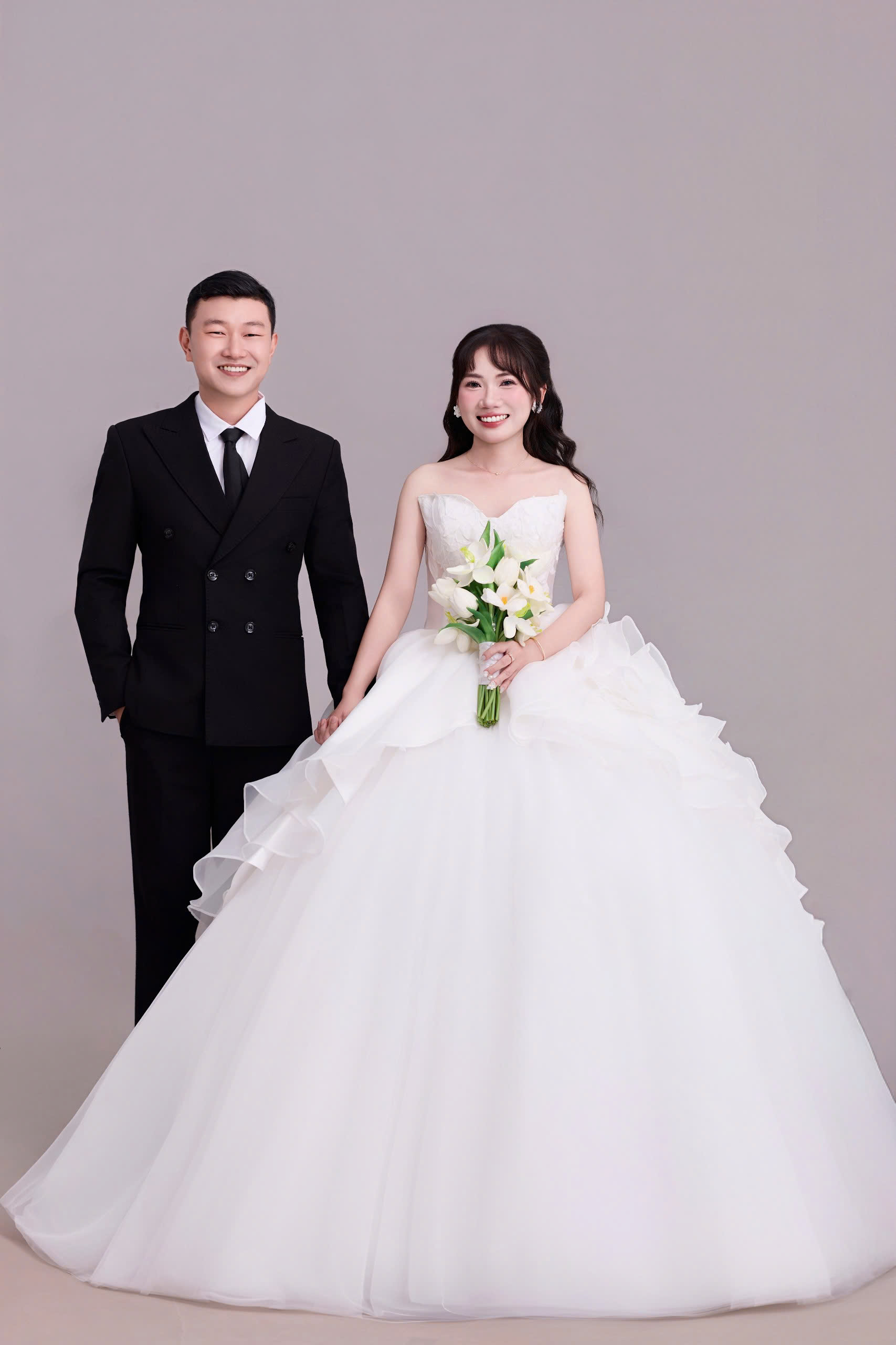 Pre-Wedding Phông Xám