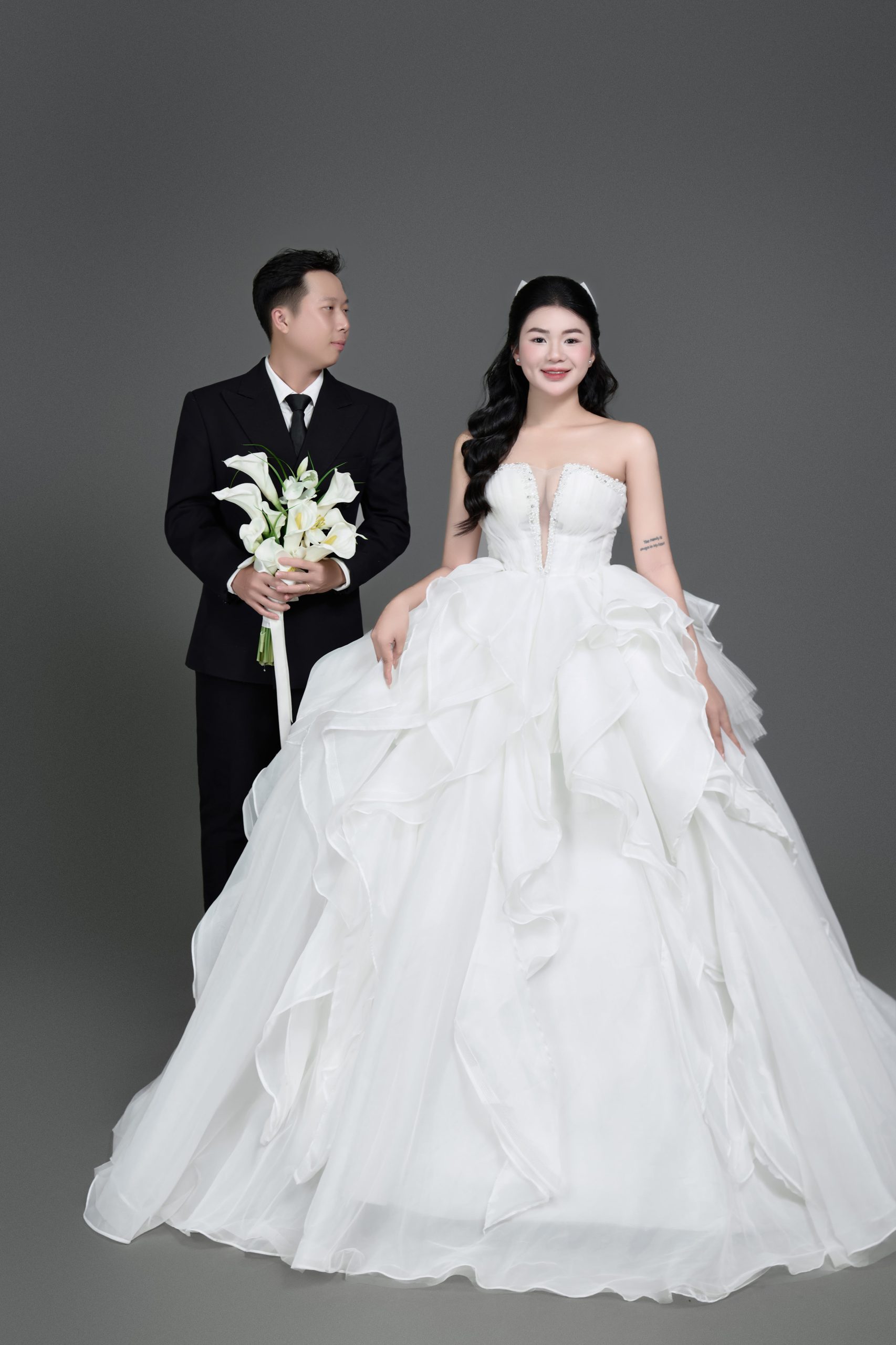 Pre-Wedding Phông Xám