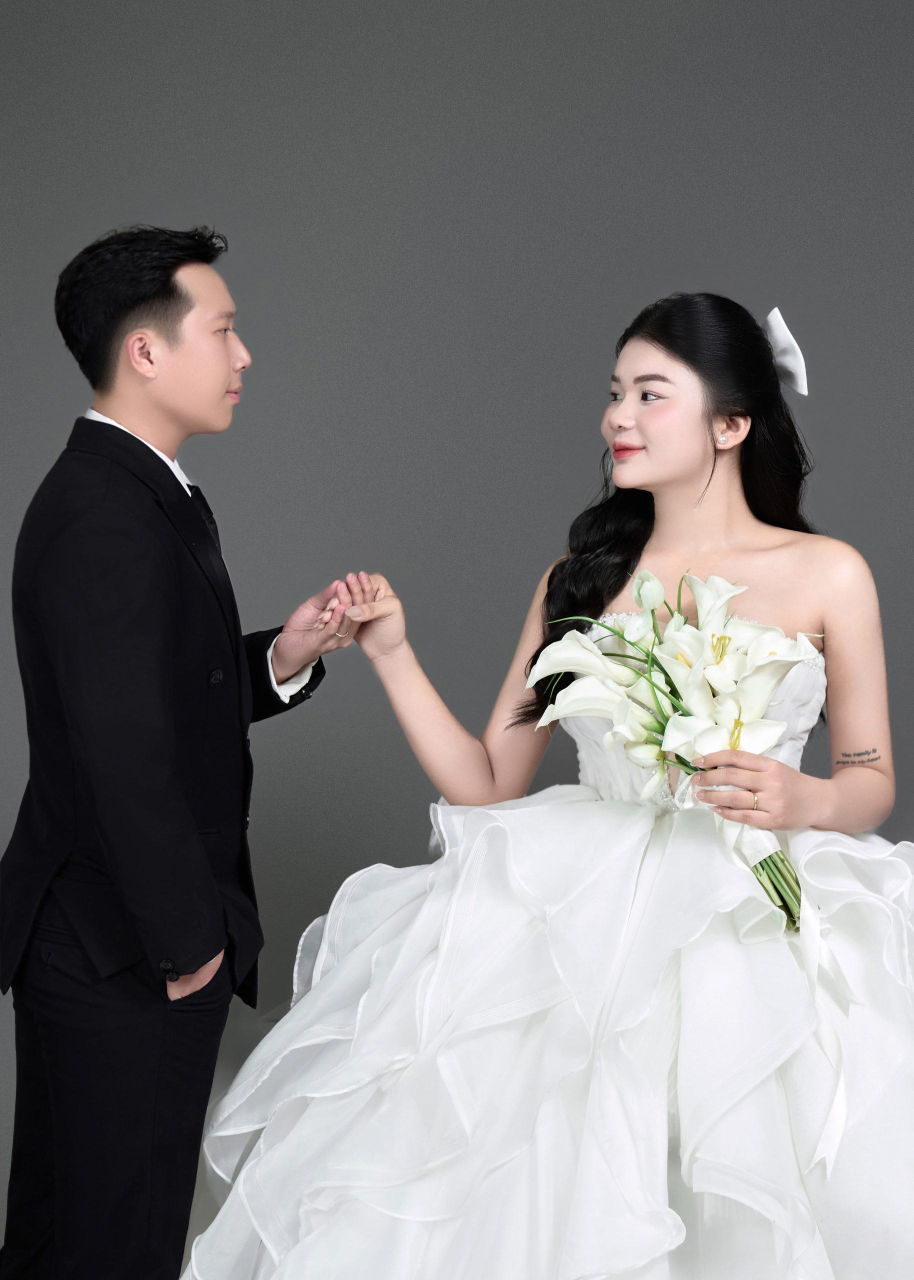 Pre-Wedding Phông Xám