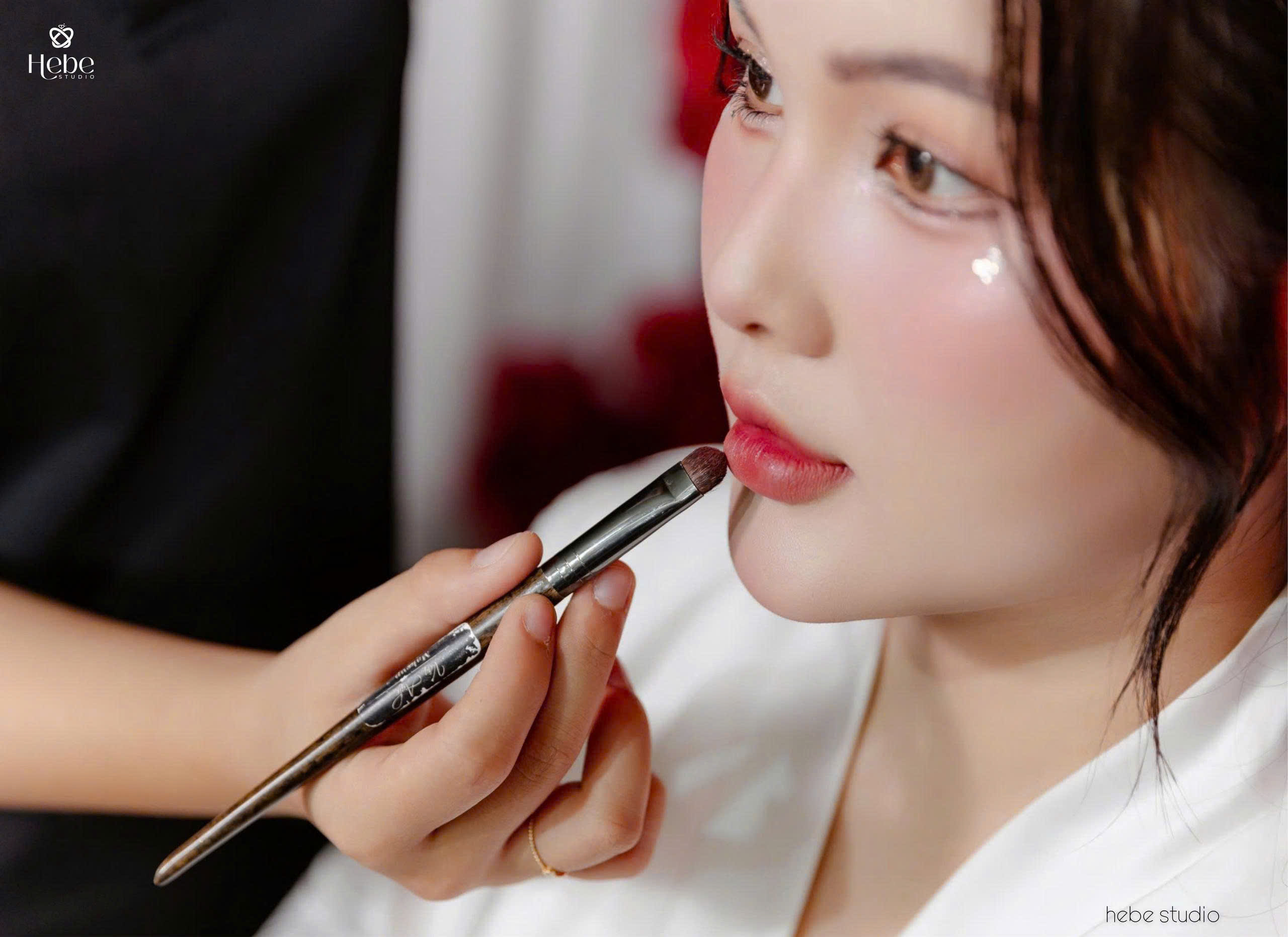 Lễ Đính Hôn Ngập Sắc Yêu Thương