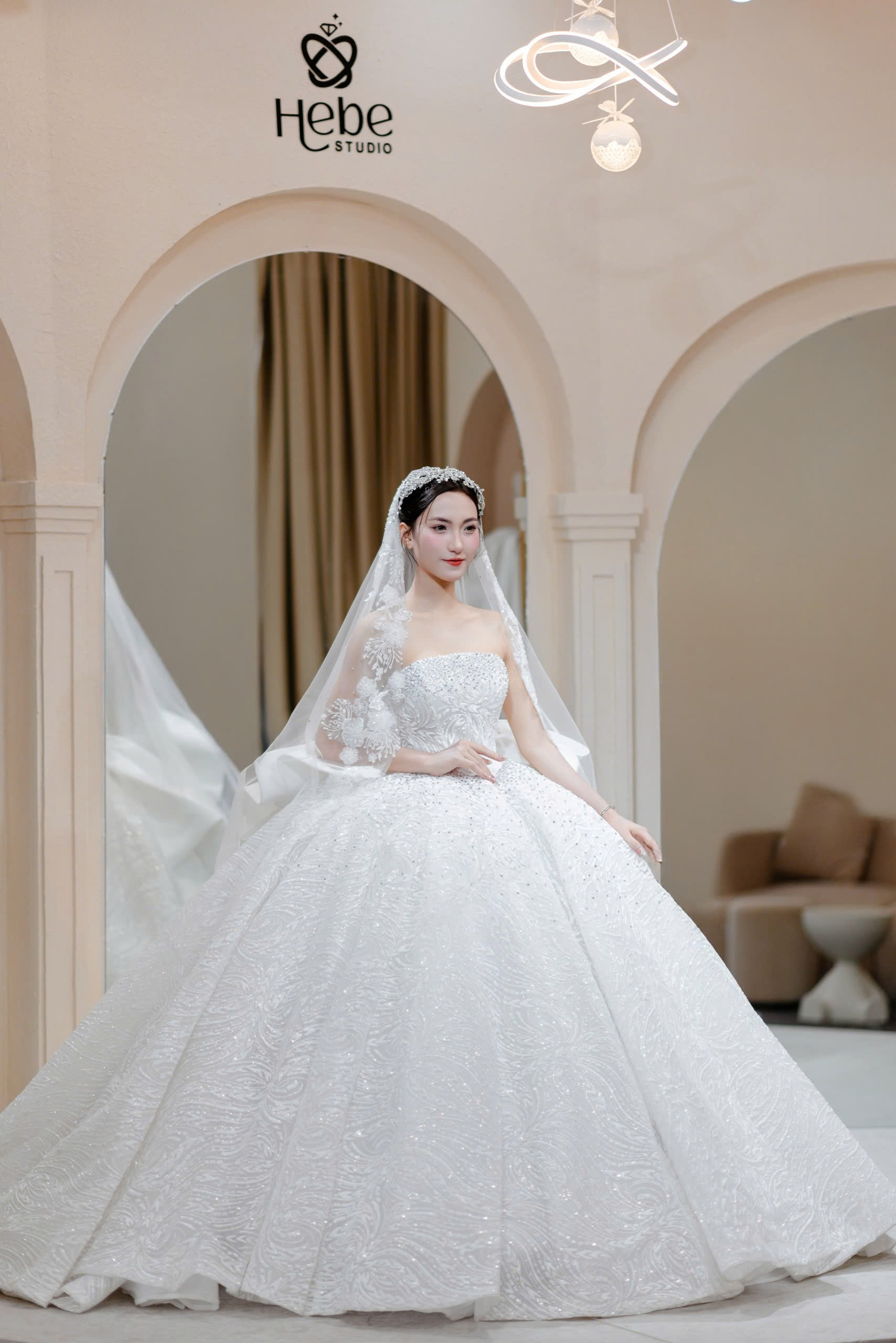 Cô Dâu Của Nhà HeBe