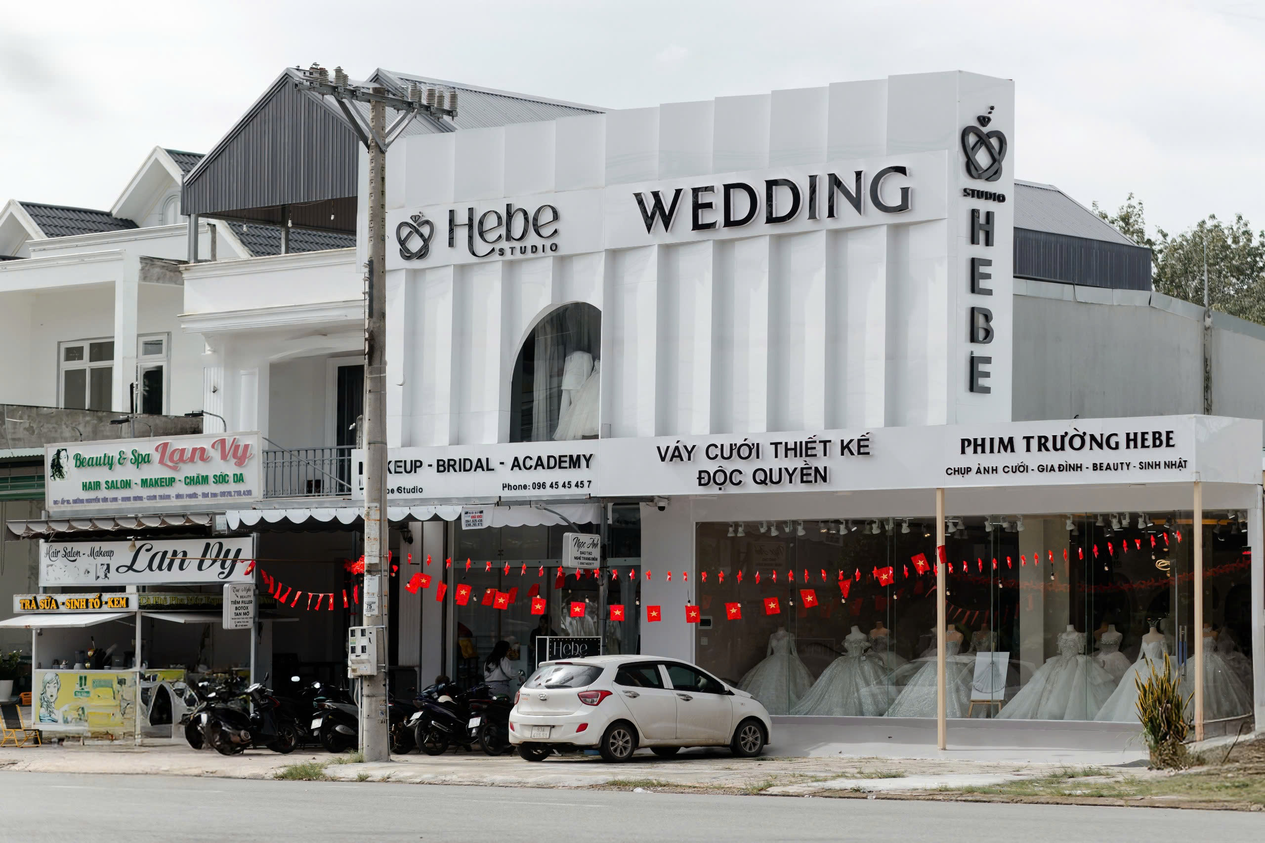 Cô Dâu Của Nhà HeBe