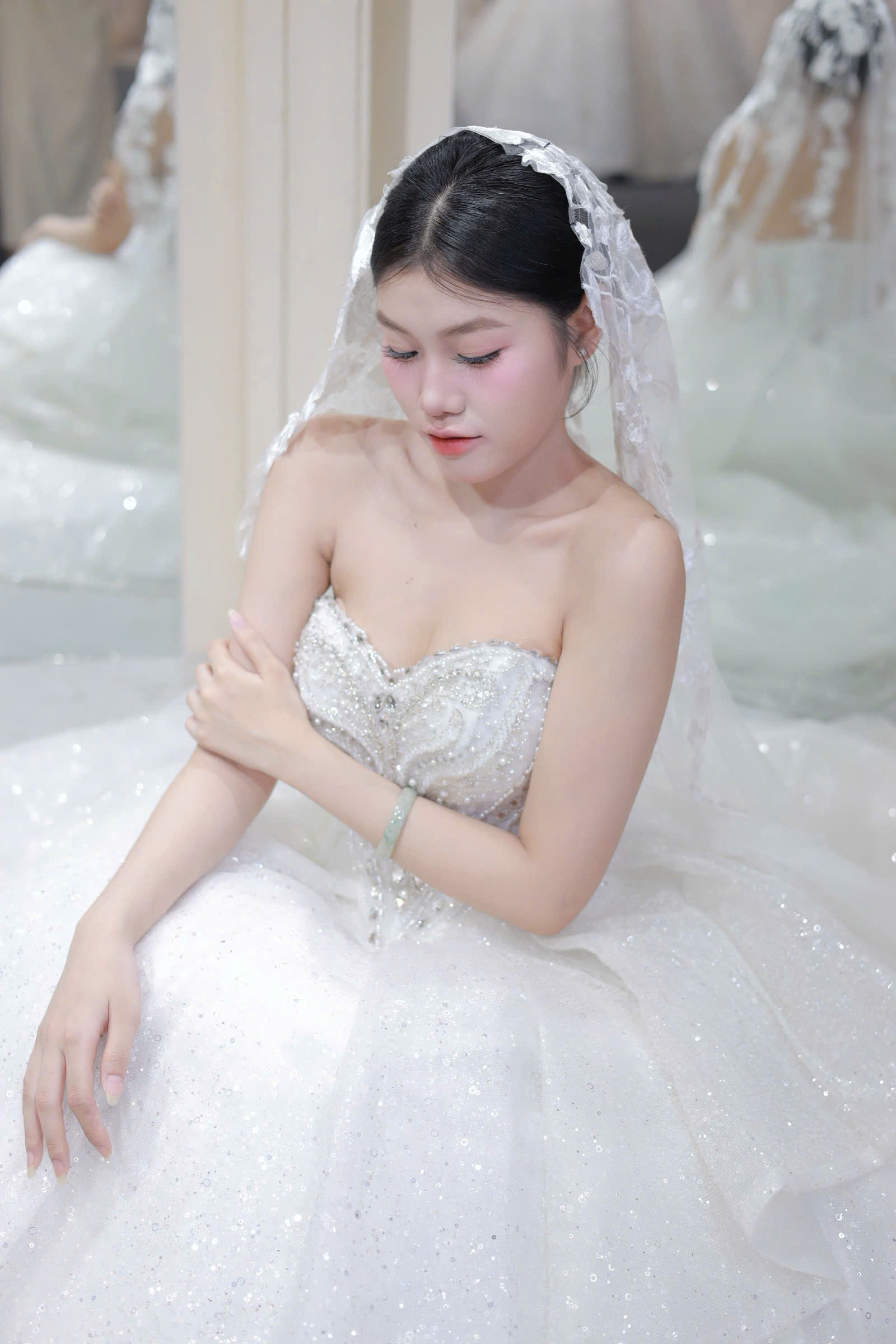 Cô Dâu Của Nhà HeBe