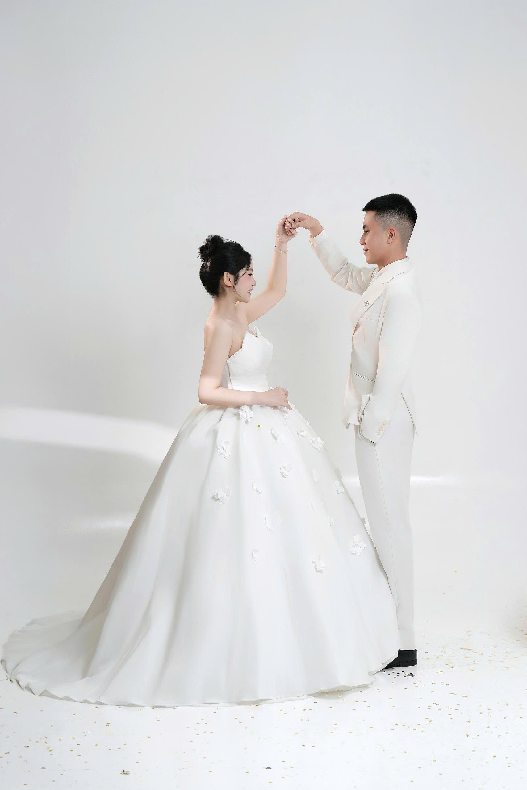 Hạnh Phúc Trắng Tinh Khôi