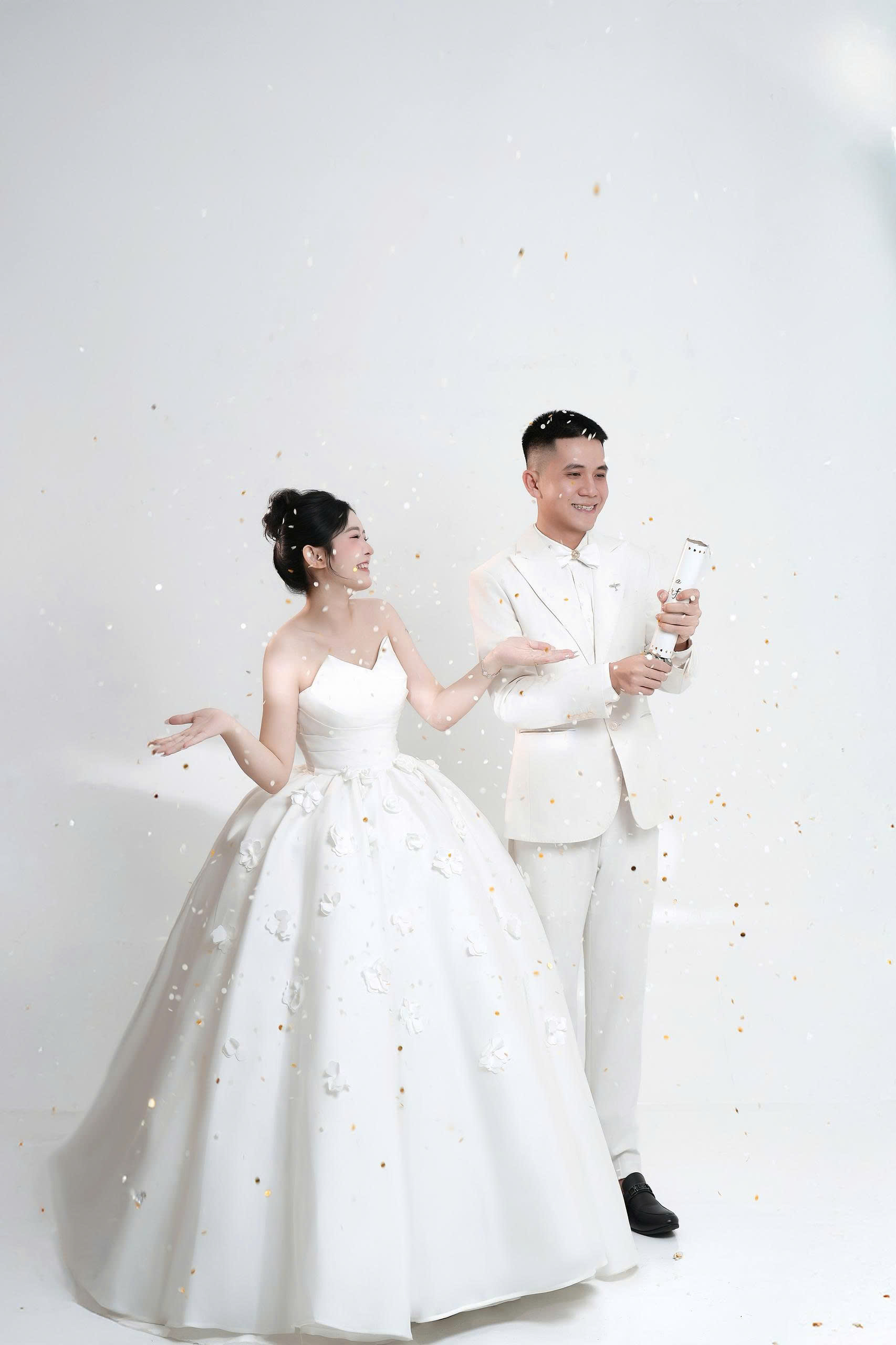 Hạnh Phúc Trắng Tinh Khôi
