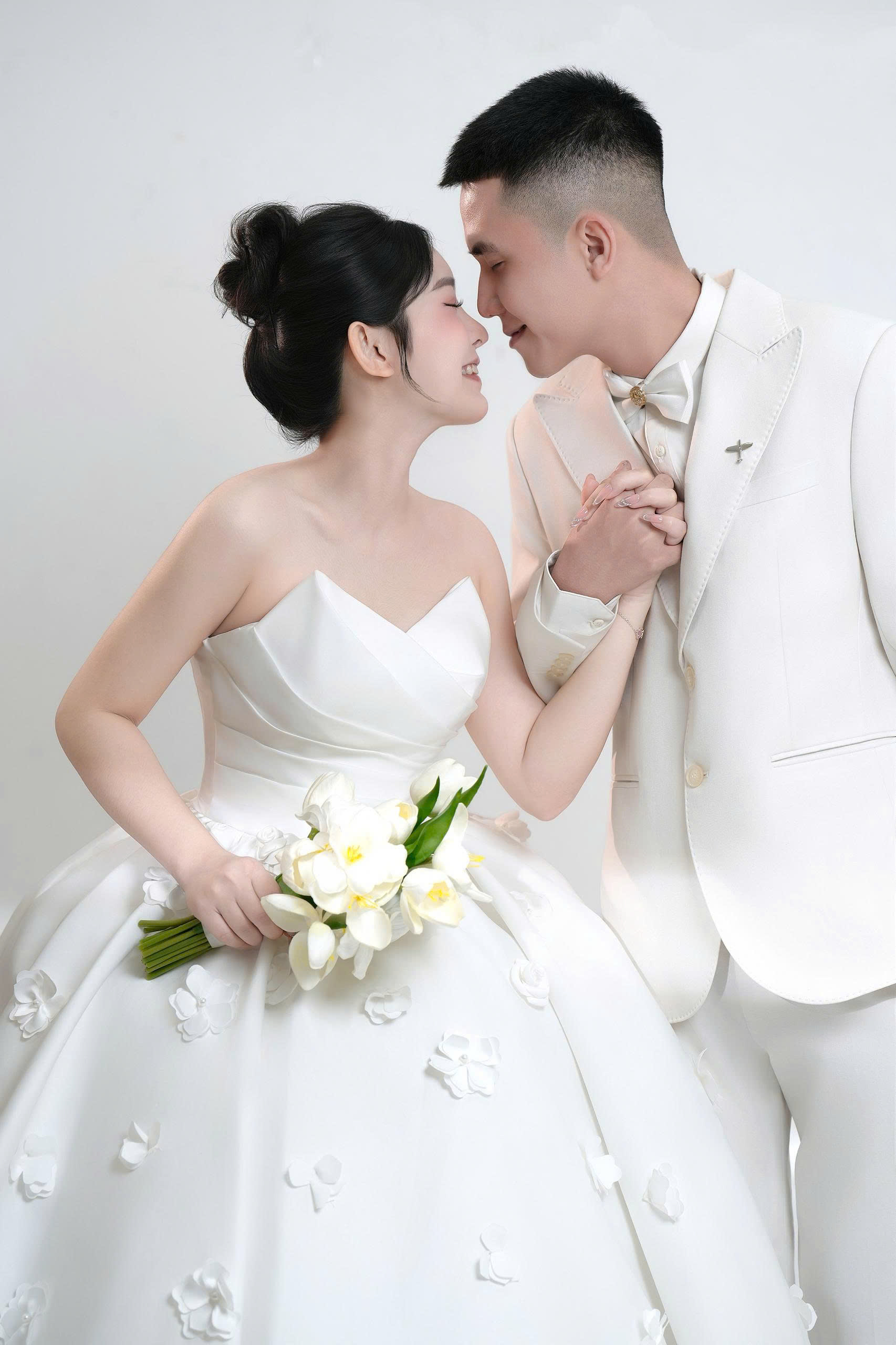 Hạnh Phúc Trắng Tinh Khôi