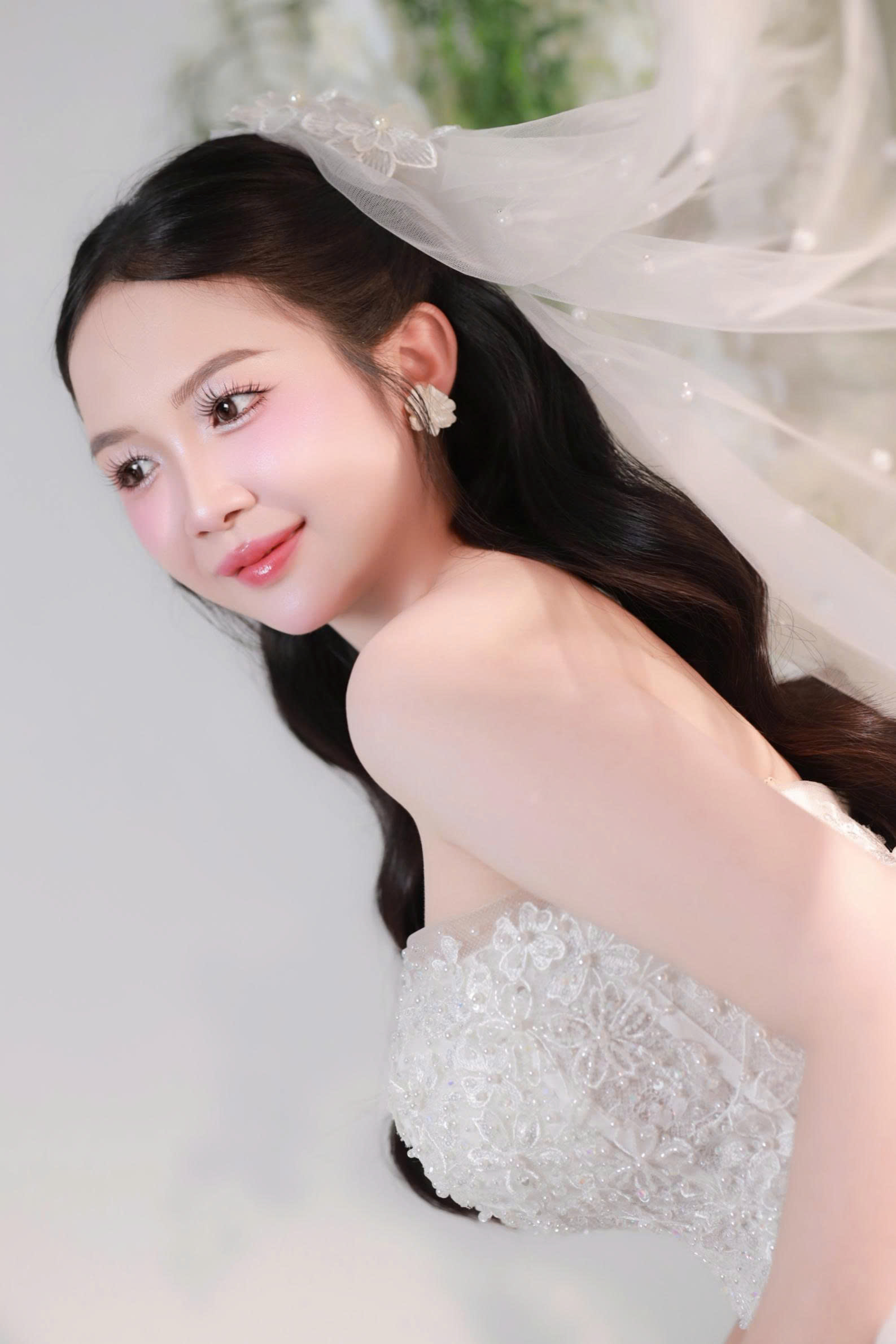 Makeup Cô Dâu Ánh Ngọc Tinh Khôi