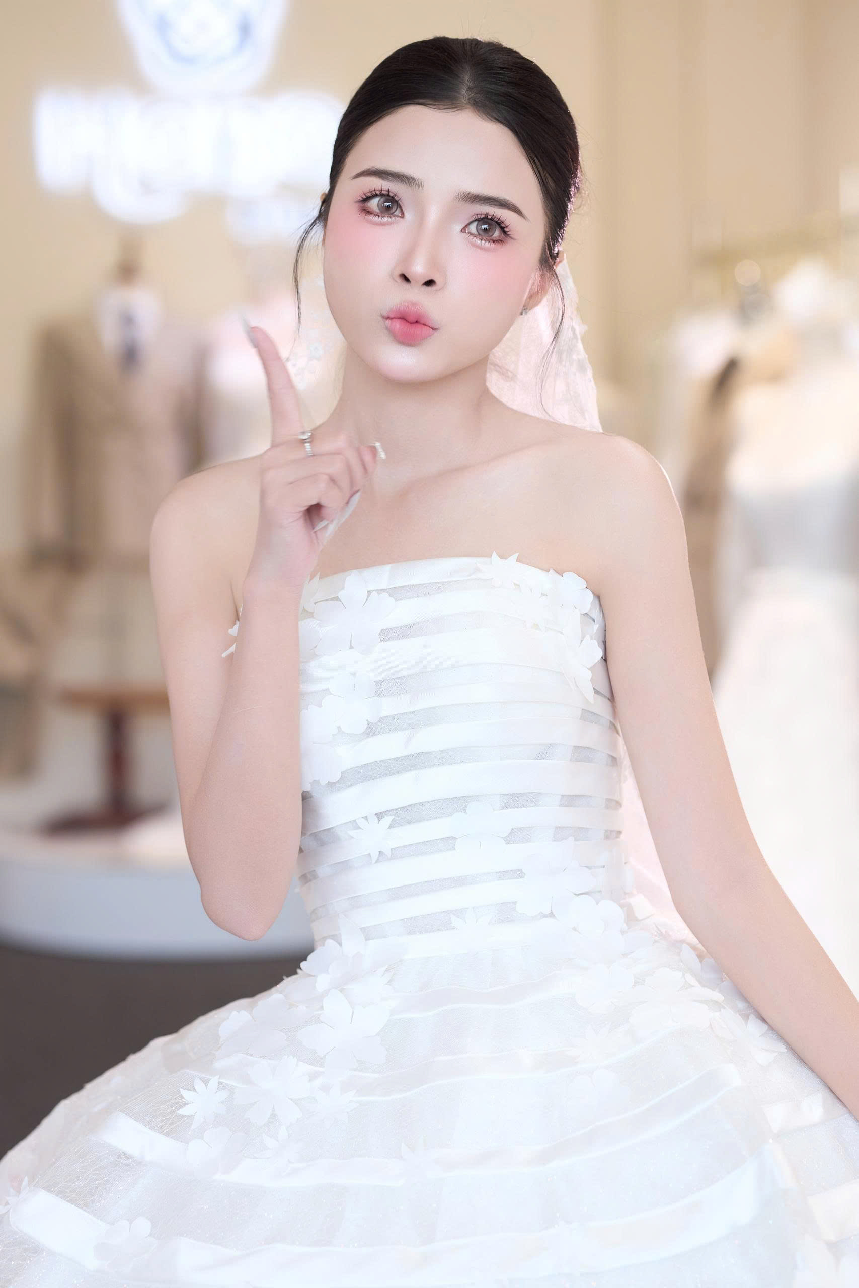Bạch Tuyết Hoa Lụa