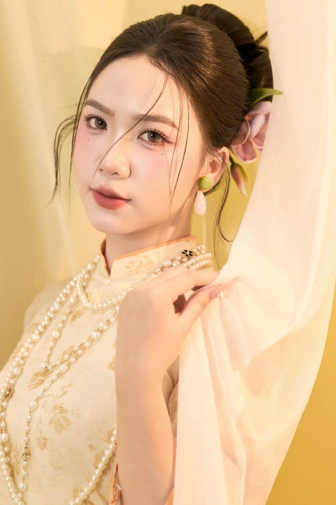 Hồn Xưa Lụa Nắng Á Đông