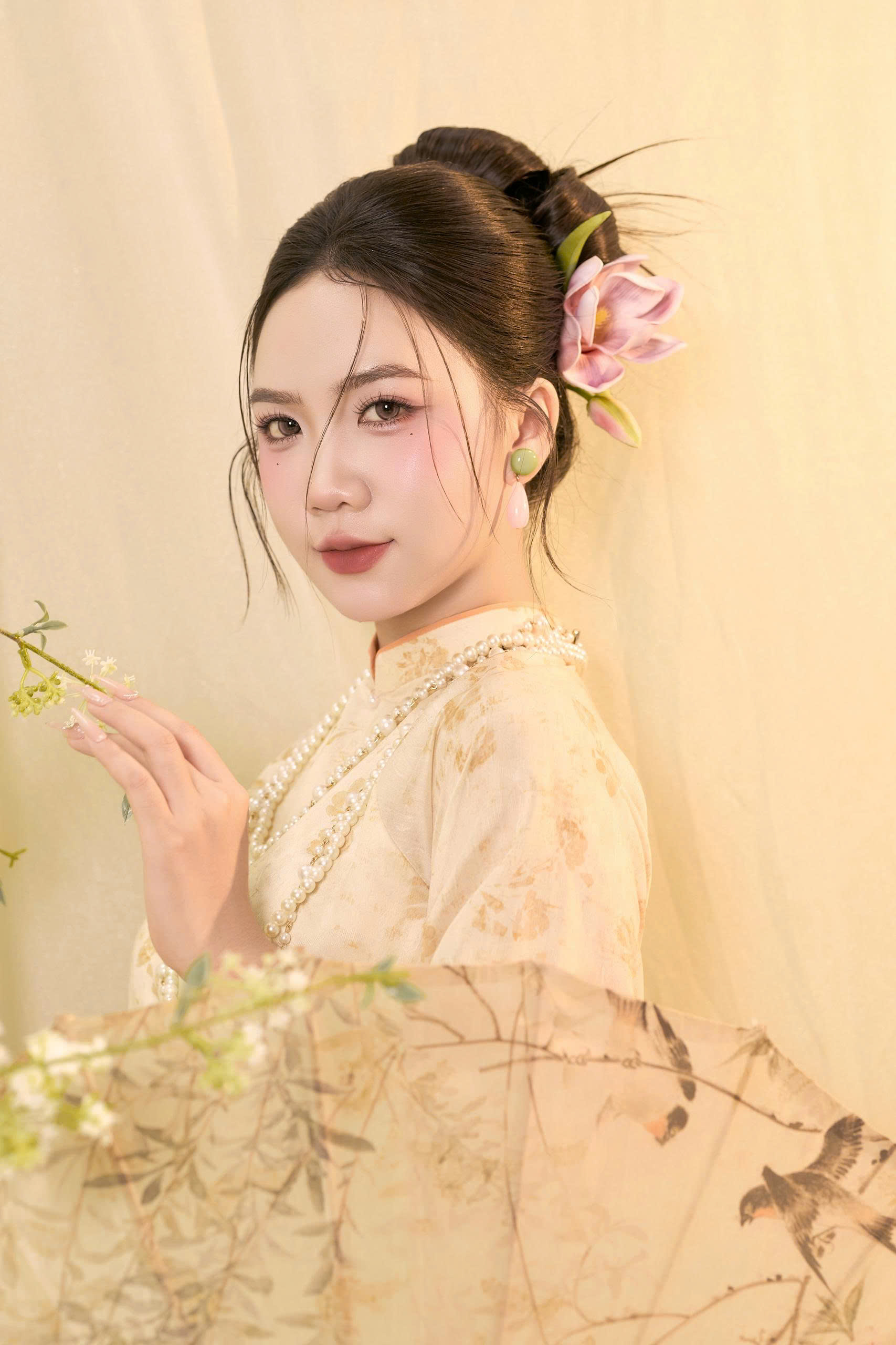 Hồn Xưa Lụa Nắng Á Đông