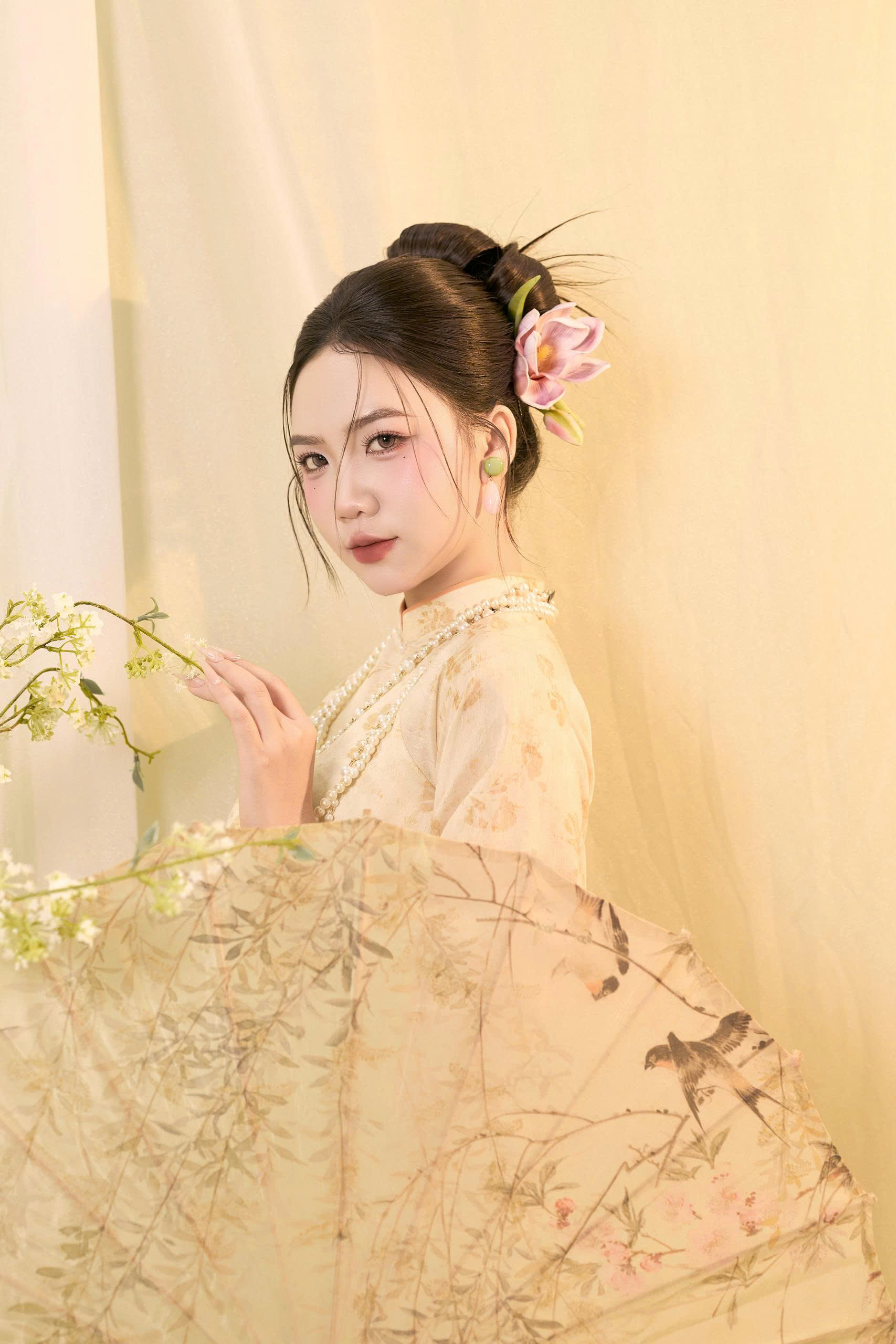 Hồn Xưa Lụa Nắng Á Đông