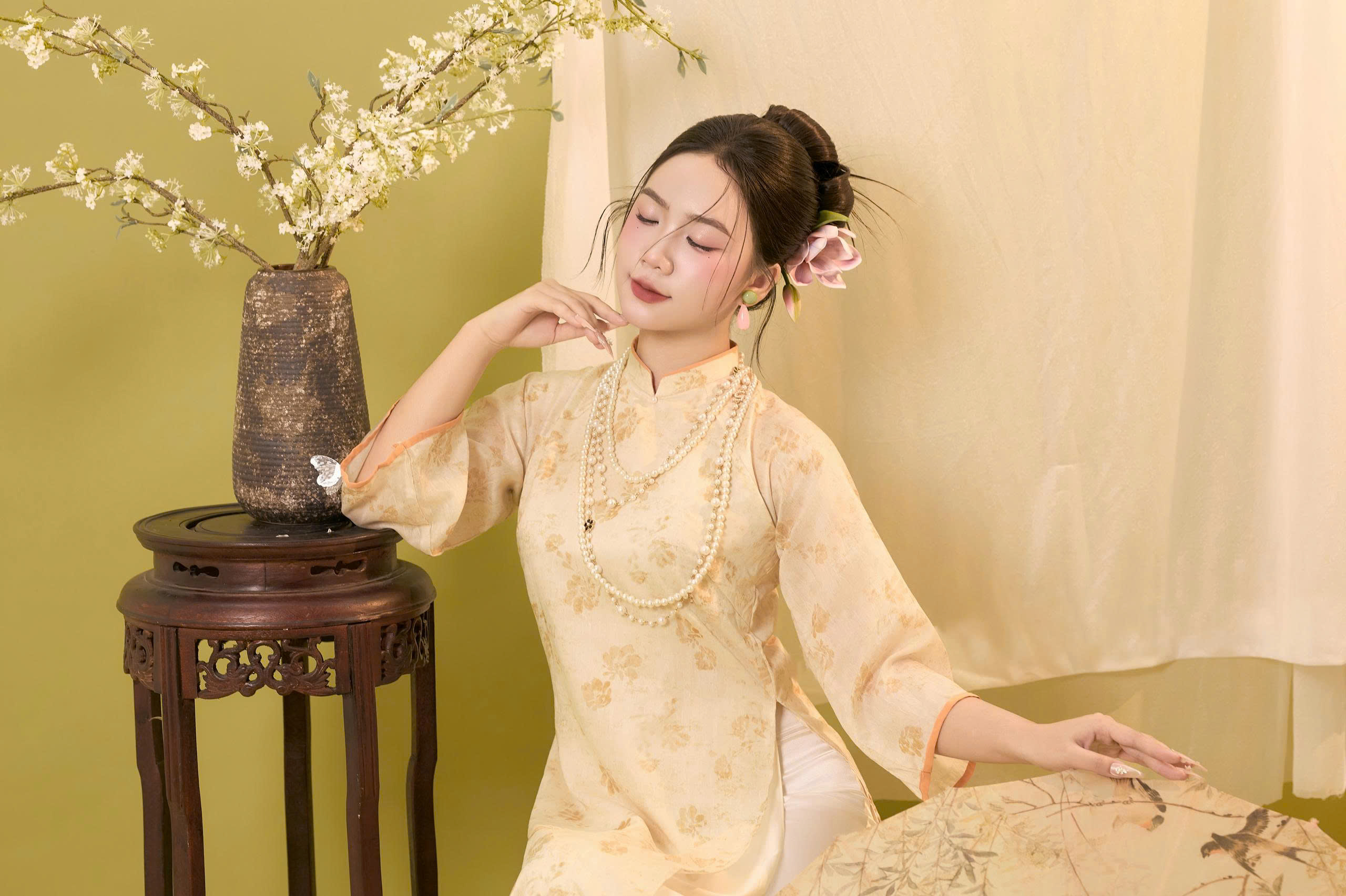 Hồn Xưa Lụa Nắng Á Đông
