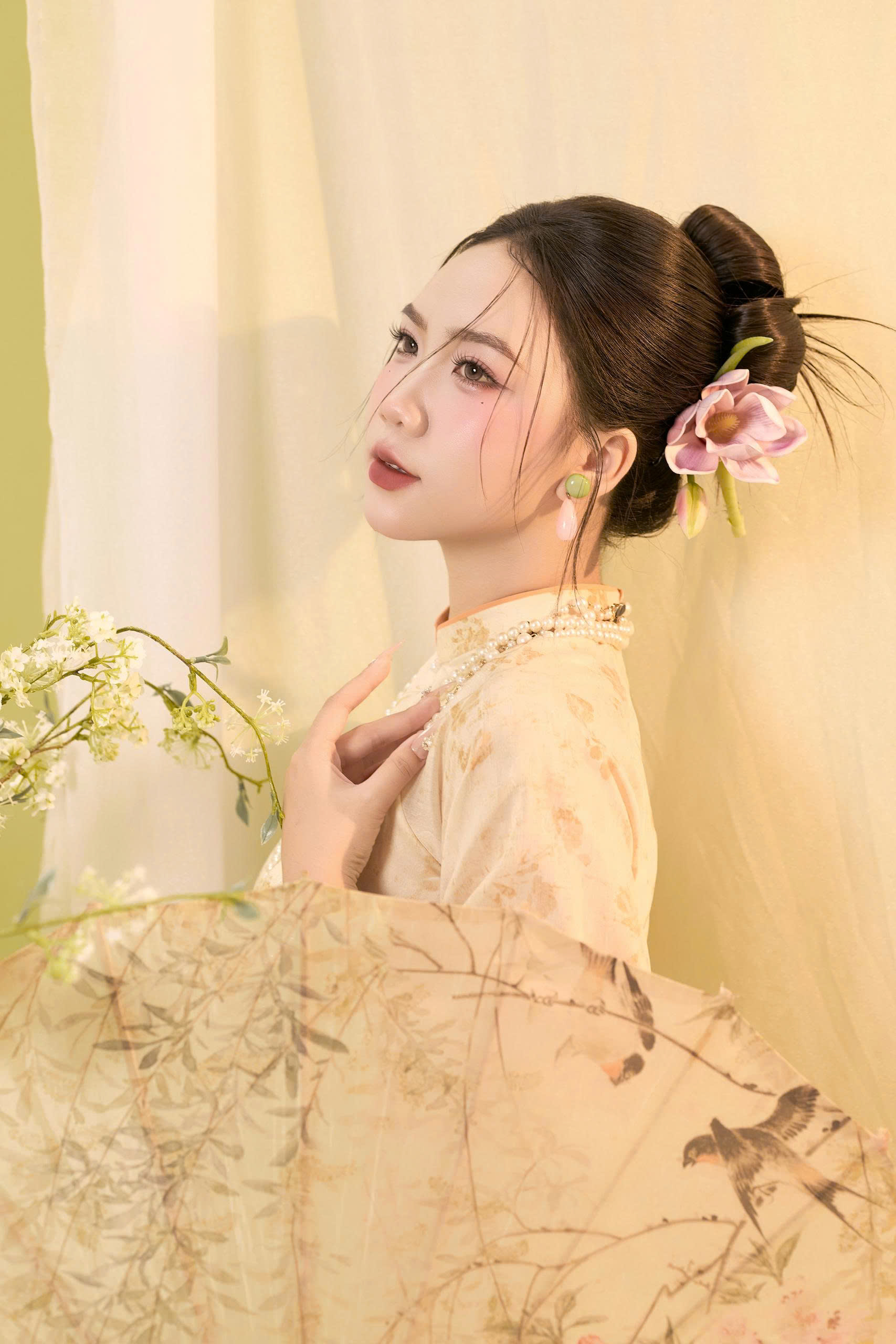 Hồn Xưa Lụa Nắng Á Đông