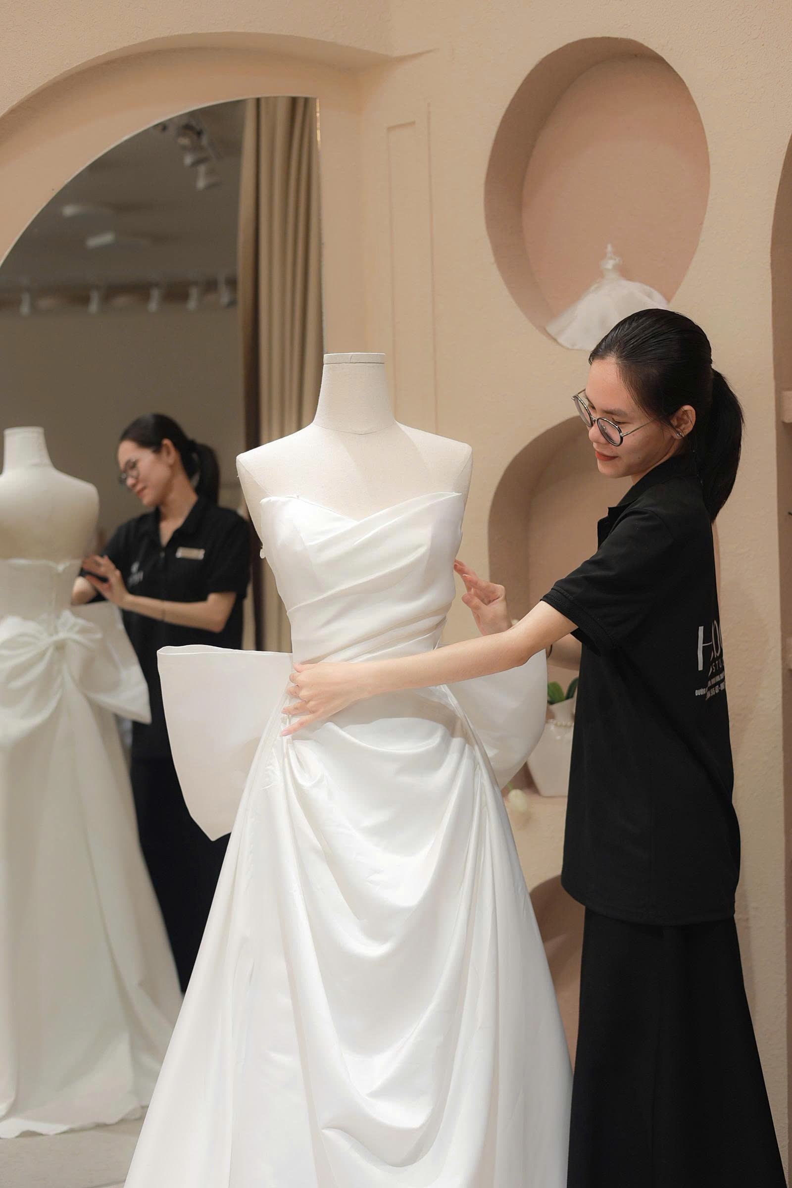 Ánh Lụa Kiêu Sa
